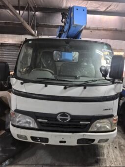 Hino crane truck