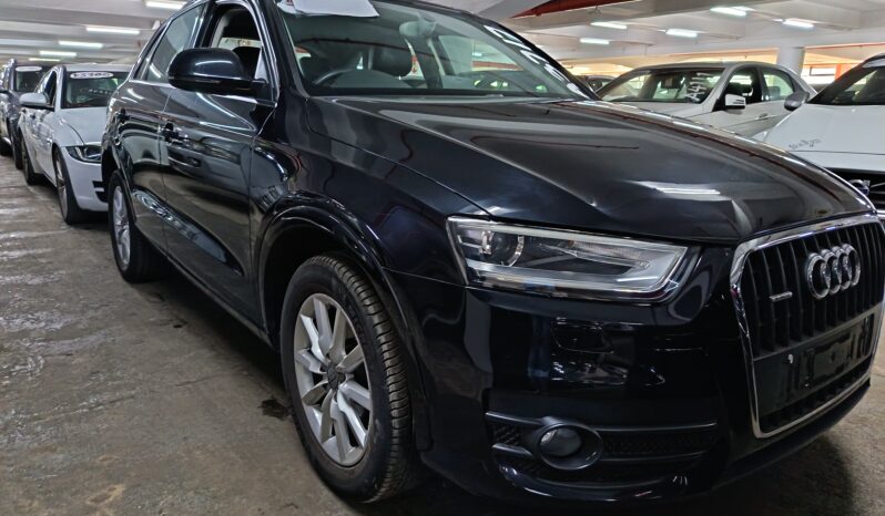 
								Audi Q3 full									