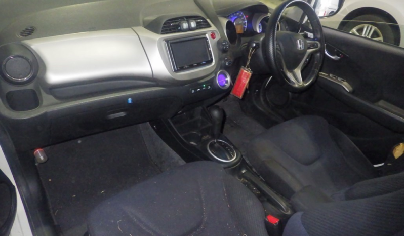 
								Honda Fit full									