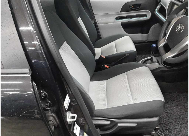 
								Toyota Aqua full									