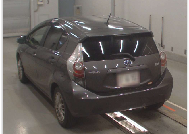 
								Toyota Aqua full									