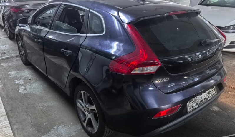 
								Volvo v40 full									