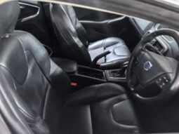 
										Volvo v40 full									