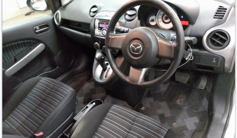 
								Mazda Demio full									