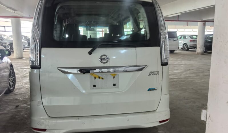 
								Nissan Serena full									
