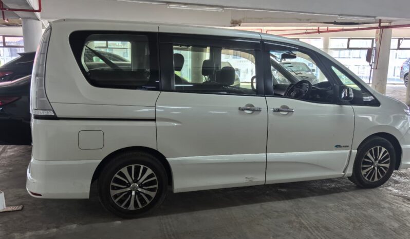 
								Nissan Serena full									