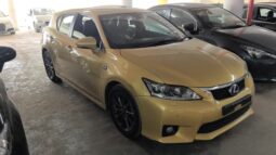 Lexus ct200h