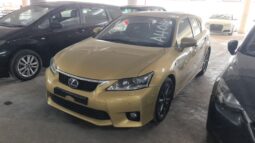 Lexus ct200h