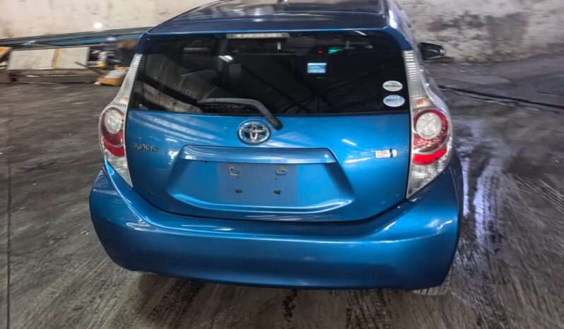 
								Toyota Aqua full									