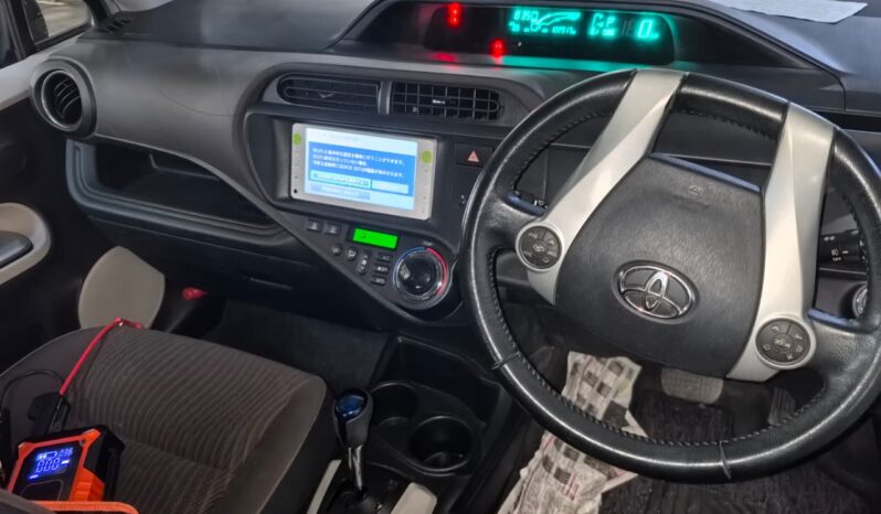 
								Toyota Aqua full									