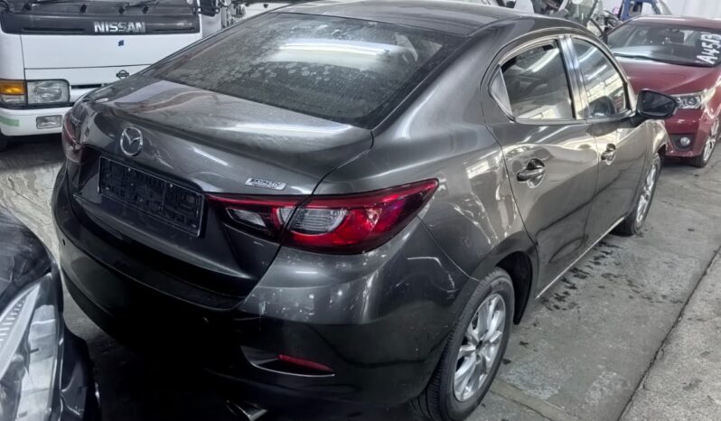 
								Mazda 2 full									