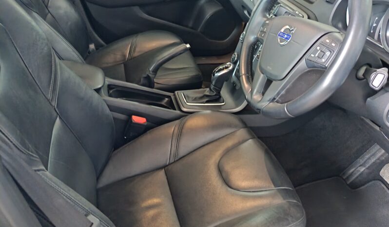 
								VOLVO V40 full									