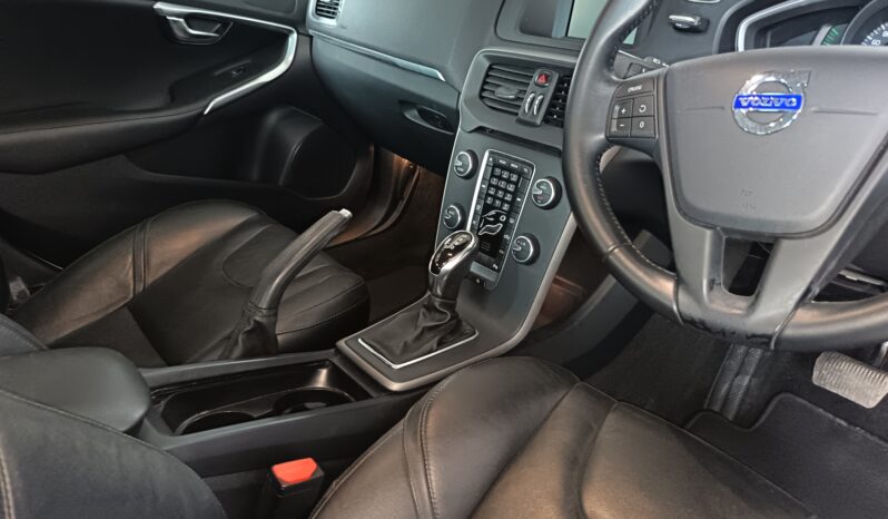 
								VOLVO V40 full									