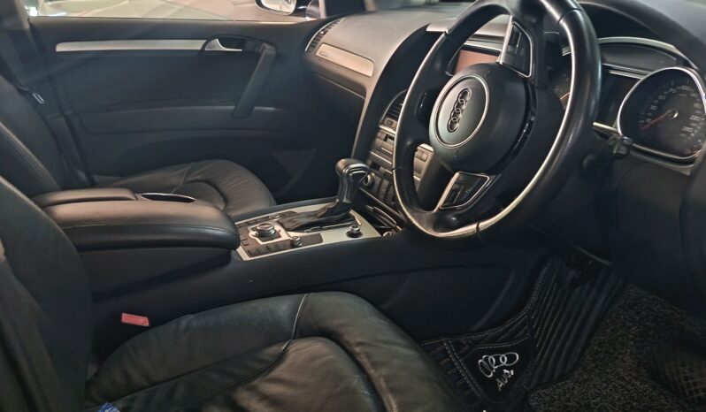 
								AUDI Q7 full									