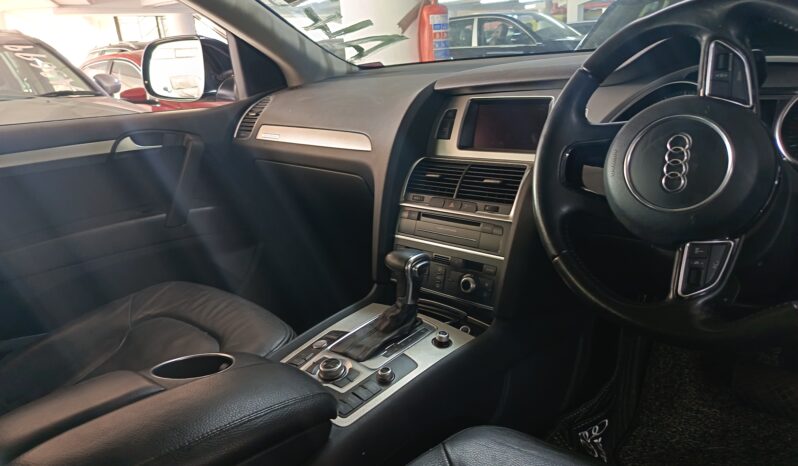 
								AUDI Q7 full									