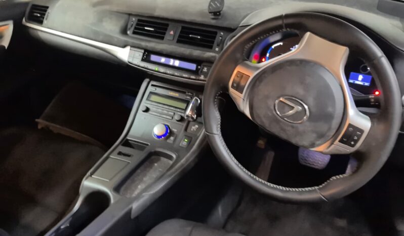 
								Lexus CT200H full									