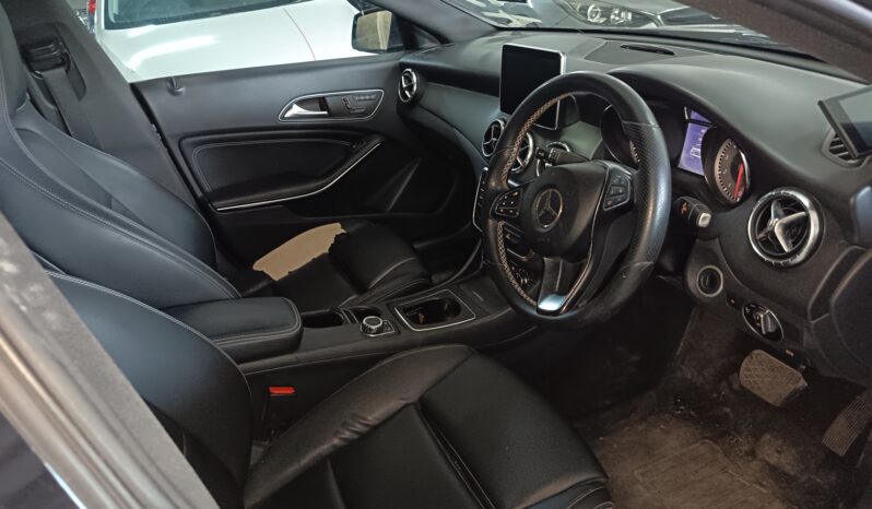 
								MERCEDES CLA180 full									