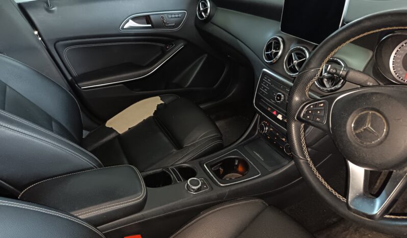 
								MERCEDES CLA180 full									