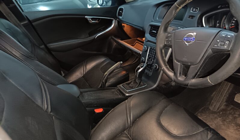 
								VOLVO V40 full									