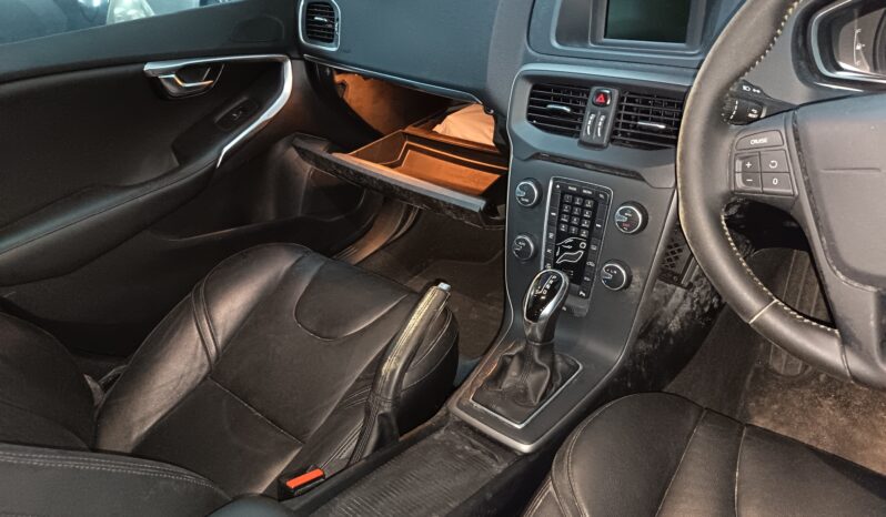 
								VOLVO V40 full									
