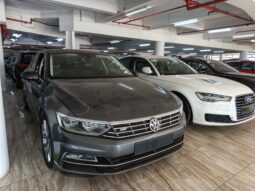VW PASSAT R-LINE