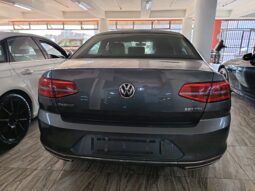 VW PASSAT R-LINE