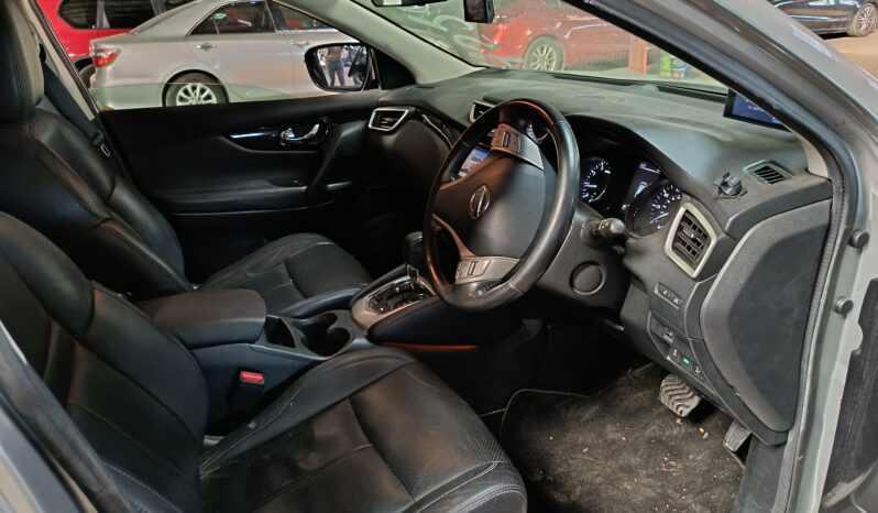 
								NISSAN QASHQAI full									