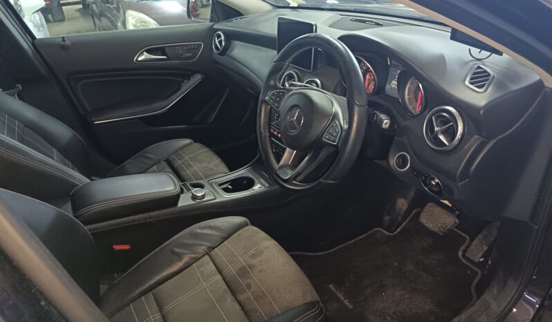 
								MERCEDES GLA180 full									