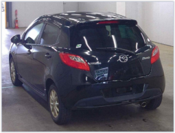 
										MAZDA DEMIO full									