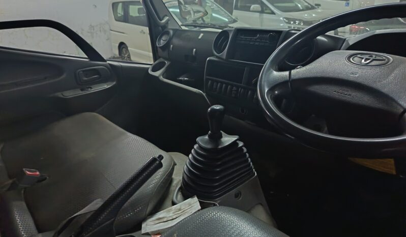 
								TOYOTA full									